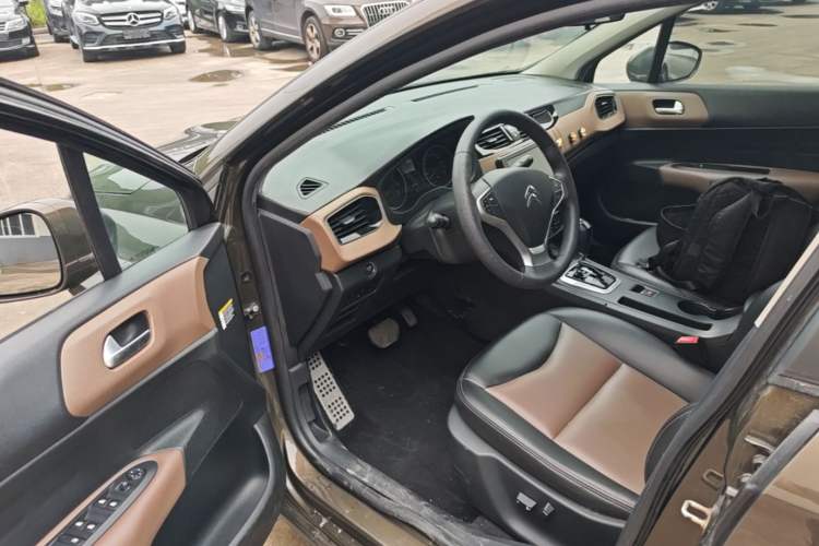 Used Citroen C4L 2019 350THP Automatic Elite Model Driver Seat