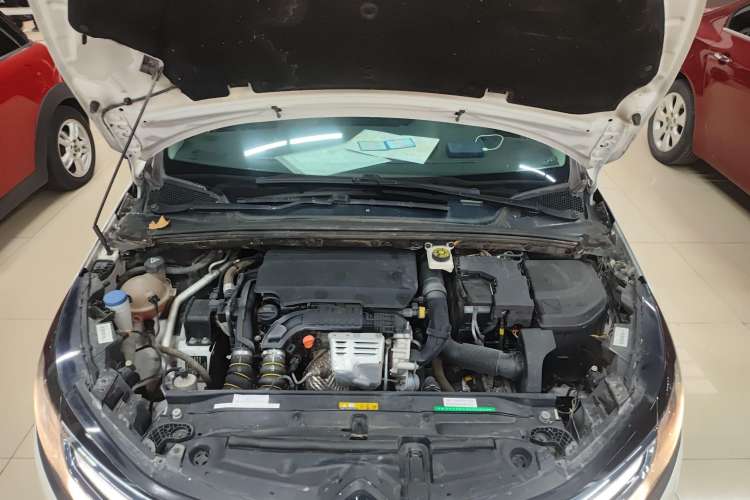 Used Citroen C4L 2019 230THP Automatic Leading Model Engine Bay