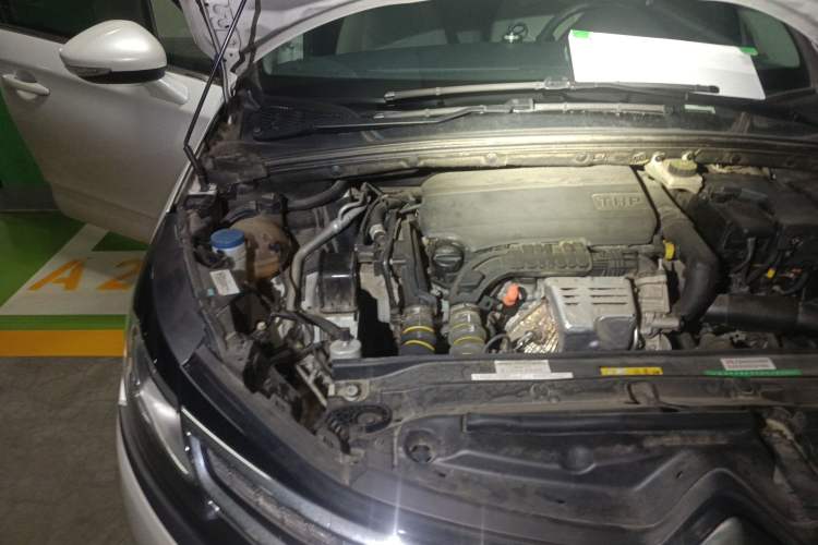 Used Citroen C4L 2019 230THP Automatic Leading Model Engine Bay Right