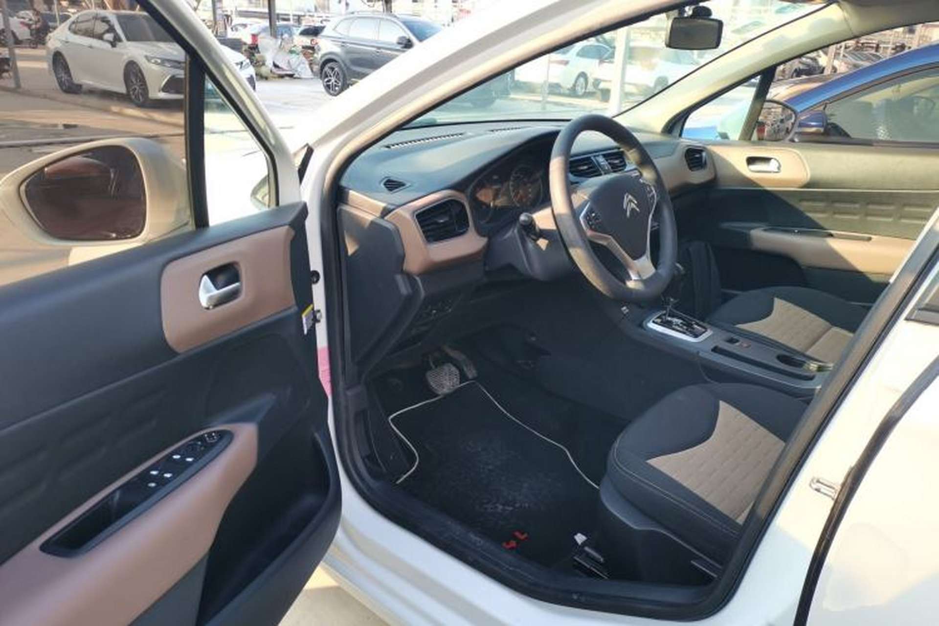 Used Citroen C4L 2019 230THP Automatic Leading Model Interior 3