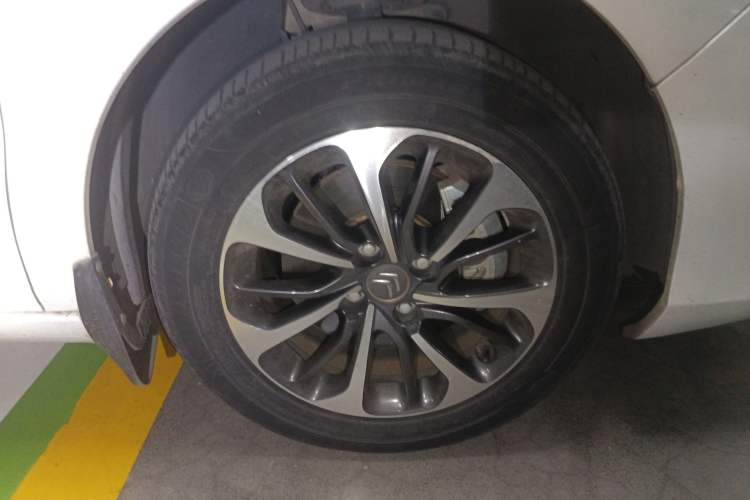 Used Citroen C4L 2019 230THP Automatic Leading Model Right Front Wheel Hub