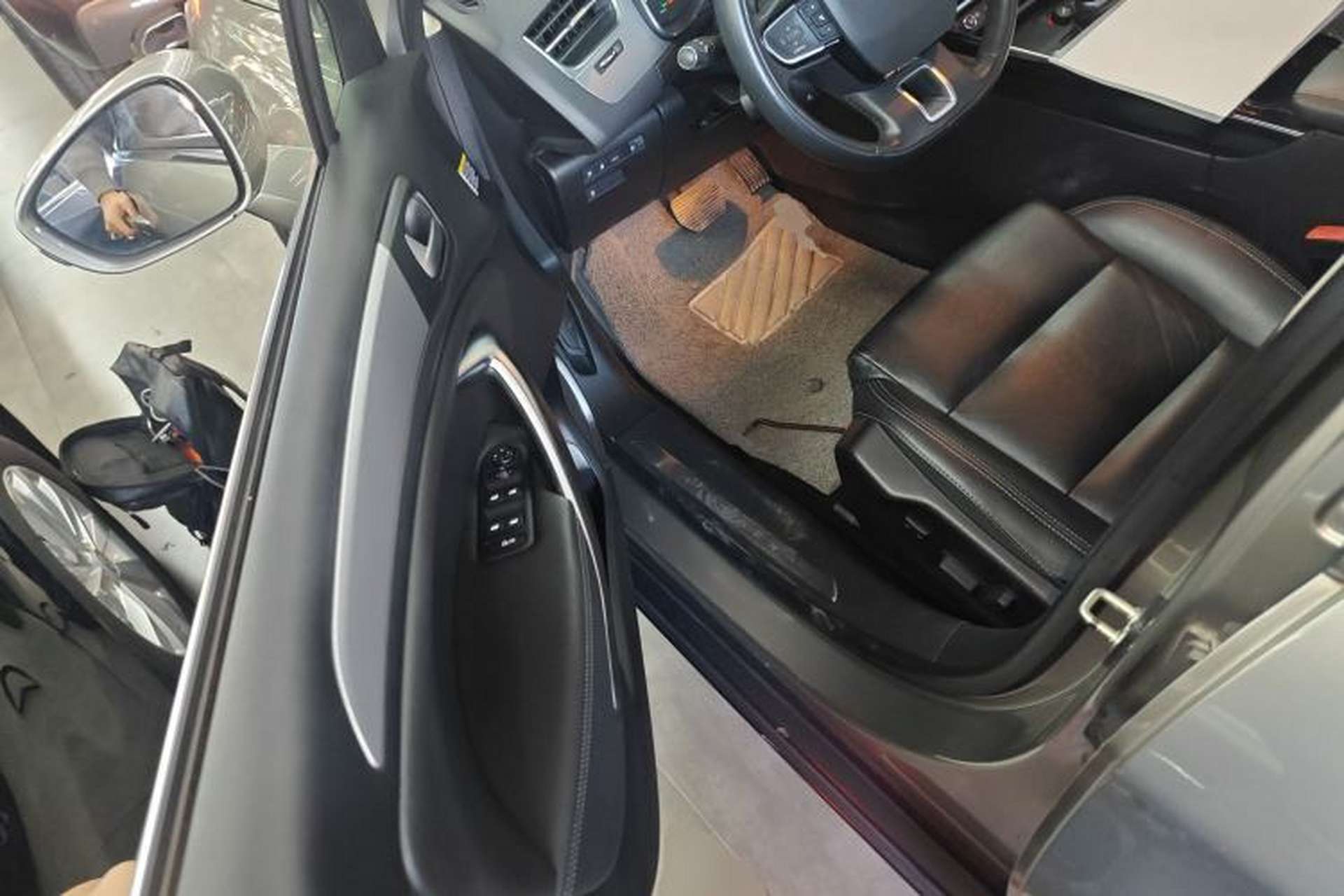 Used Citroen C5 2017 350THP Automatic Luxury Model Driver Seat