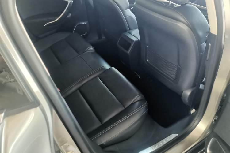 Used Citroen C5 2017 350THP Automatic Luxury Model Interior 10