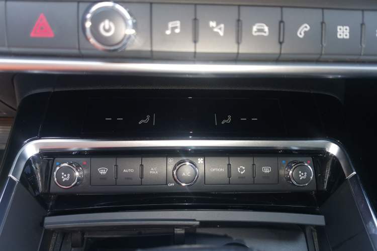 Used Citroen C5 2017 350THP Automatic Luxury Model Interior 4