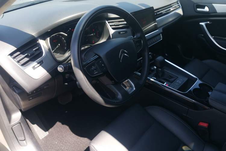 Used Citroen C5 2017 350THP Automatic Luxury Model Interior 7