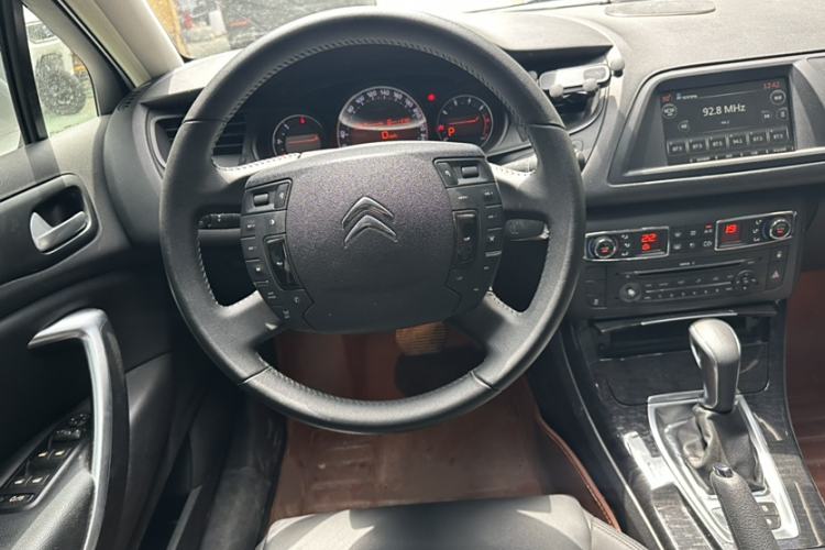 Used Citroen C5 2014 2.0L Automatic Luxury Edition Interior 2