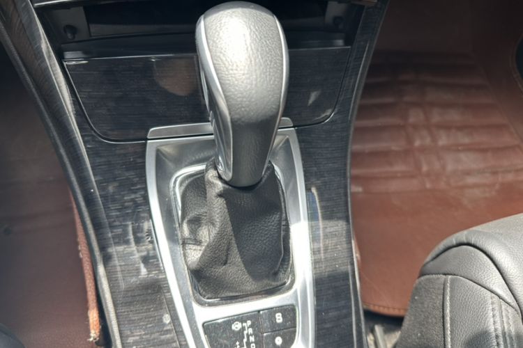 Used Citroen C5 2014 2.0L Automatic Luxury Edition Interior 4