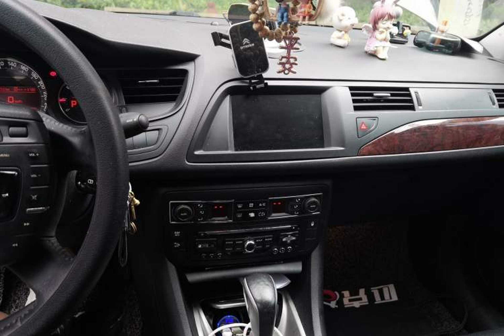 Used Citroen C5 2010 2.3L Automatic Luxury Edition Audio And AC Panel
