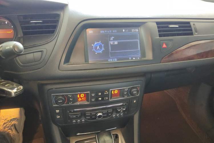 Used Citroen C5 2010 3.0L Automatic Flagship Edition Audio And AC Panel