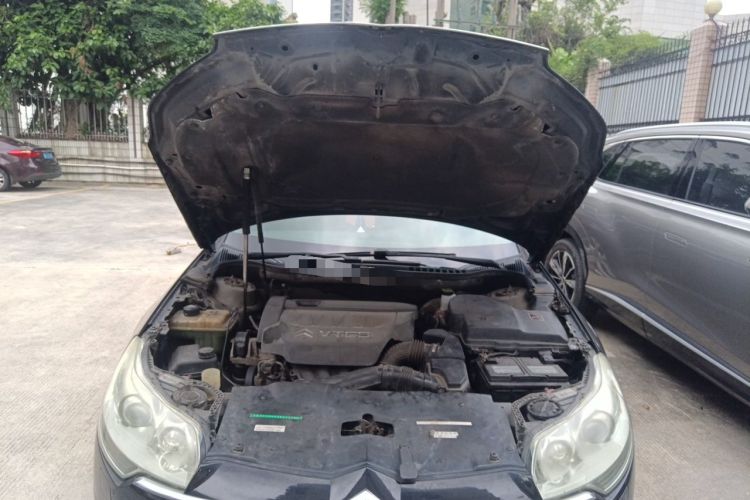 Used Citroen C5 2010 2.3L Automatic Luxury Edition Engine Bay