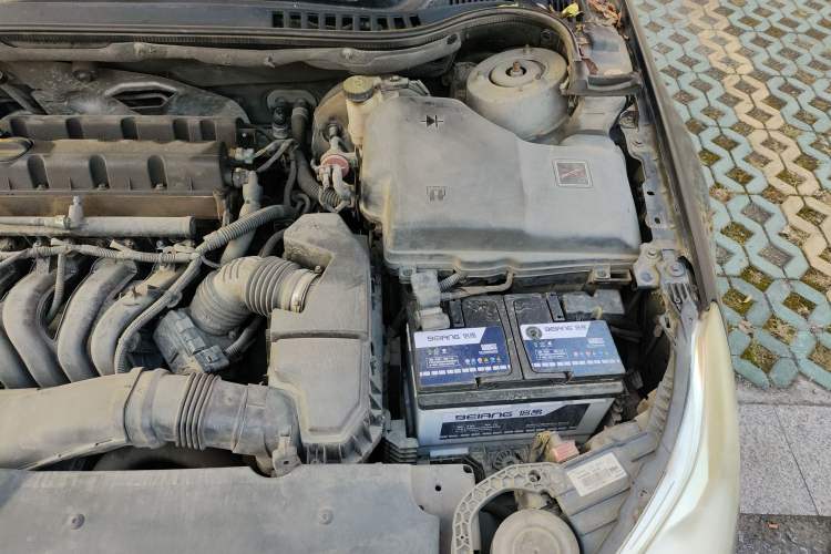 Used Citroen C5 2010 2.0L Manual Comfort Edition Engine Bay Left