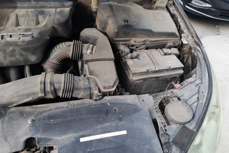 Used Citroen C5 2010 2.3L Automatic Luxury Edition Engine Bay Left