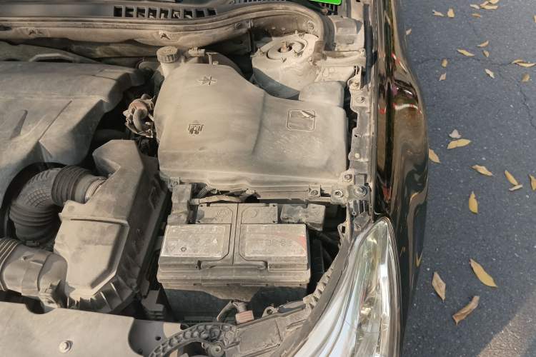 Used Citroen C5 2010 2.3L Automatic Luxury Edition Engine Bay Left