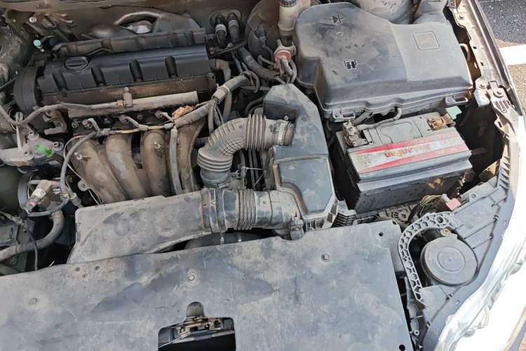 Used Citroen C5 2010 2.3L Automatic Luxury Edition Engine Bay Left