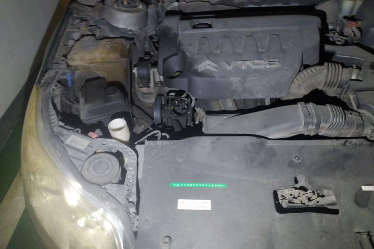 Used Citroen C5 2010 2.3L Automatic Luxury Edition Engine Bay Right