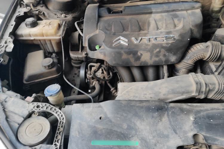 Used Citroen C5 2010 2.3L Automatic Luxury Edition Engine Bay Right