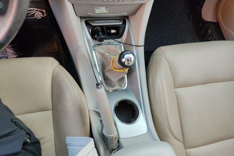 Used Citroen C5 2010 2.0L Manual Comfort Edition Gear Lever