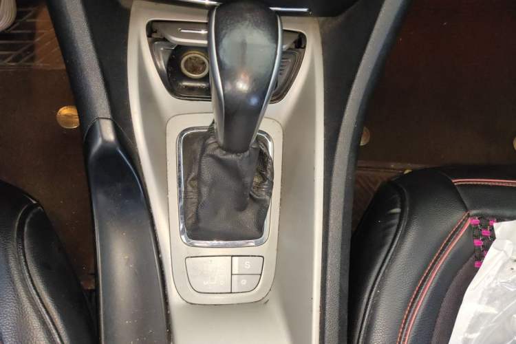 Used Citroen C5 2010 3.0L Automatic Flagship Edition Gear Lever