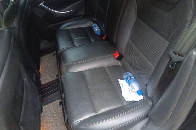 Used Citroen C5 2010 2.3L Automatic Luxury Edition Left Rear Seat