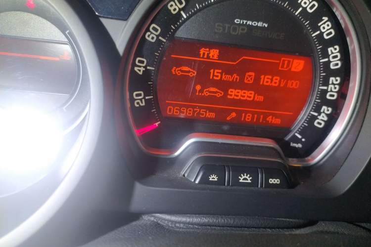 Used Citroen C5 2010 2.3L Automatic Luxury Edition Odometer Close Up