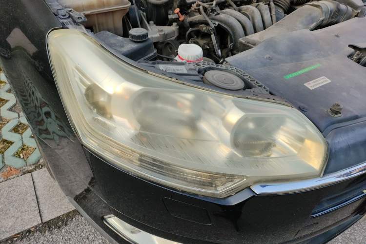 Used Citroen C5 2010 2.0L Manual Comfort Edition Right Front Headlight