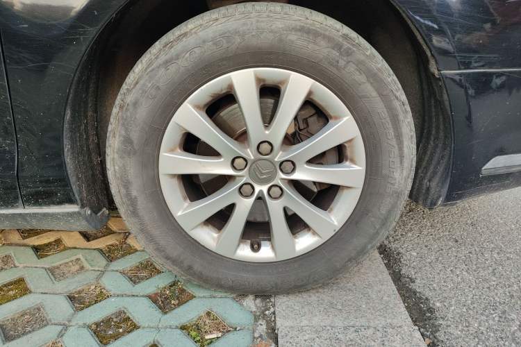 Used Citroen C5 2010 2.0L Manual Comfort Edition Right Front Wheel Hub
