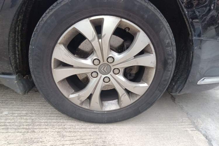 Used Citroen C5 2010 2.3L Automatic Luxury Edition Right Front Wheel Hub