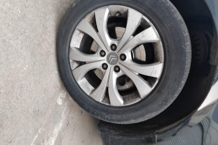 Used Citroen C5 2010 2.3L Automatic Luxury Edition Right Front Wheel Hub
