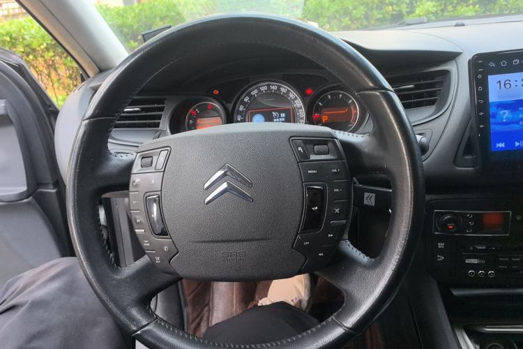 Used Citroen C5 2010 3.0L Automatic Flagship Edition Steering Wheel