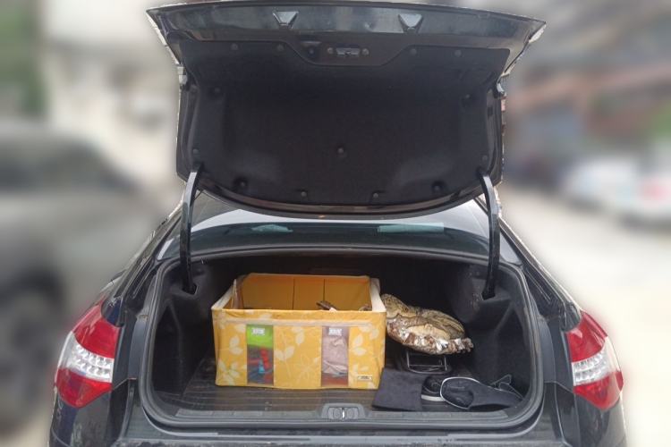 Used Citroen C5 2010 2.3L Automatic Luxury Edition Trunk