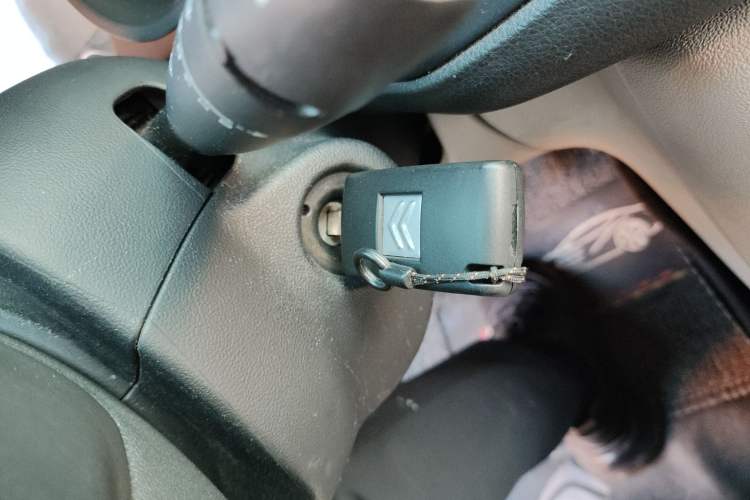 Used Citroen C5 2010 2.0L Manual Comfort Edition Vehicle Key
