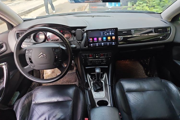 Used Citroen C5 2010 2.3L Automatic Luxury Edition Center Console