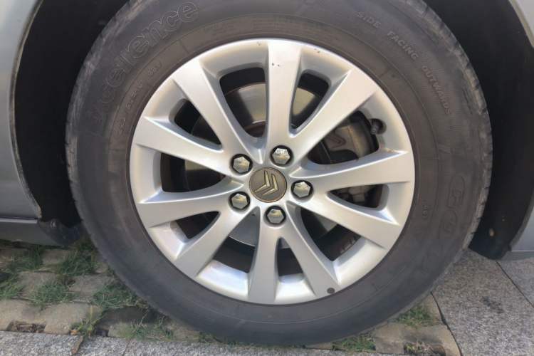 Used Citroen C5 2010 2.3L Automatic ZunYa Trim Right Front Wheel Hub