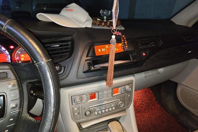 Used Citroen C5 2010 2.3L Automatic Luxury Edition Audio And AC Panel