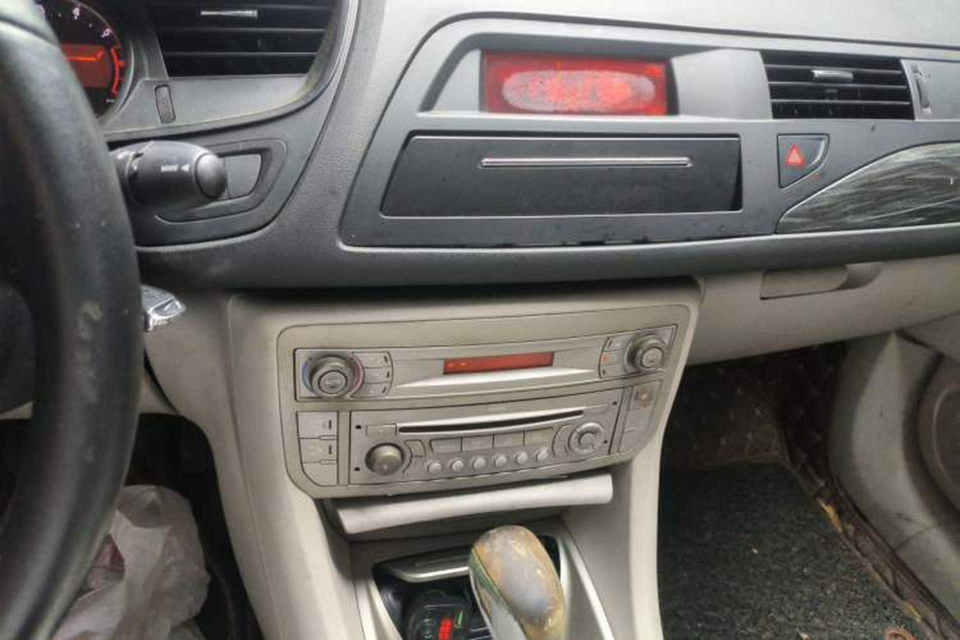 Used Citroen C5 2010 2.0L Automatic Comfort Edition Audio And AC Panel