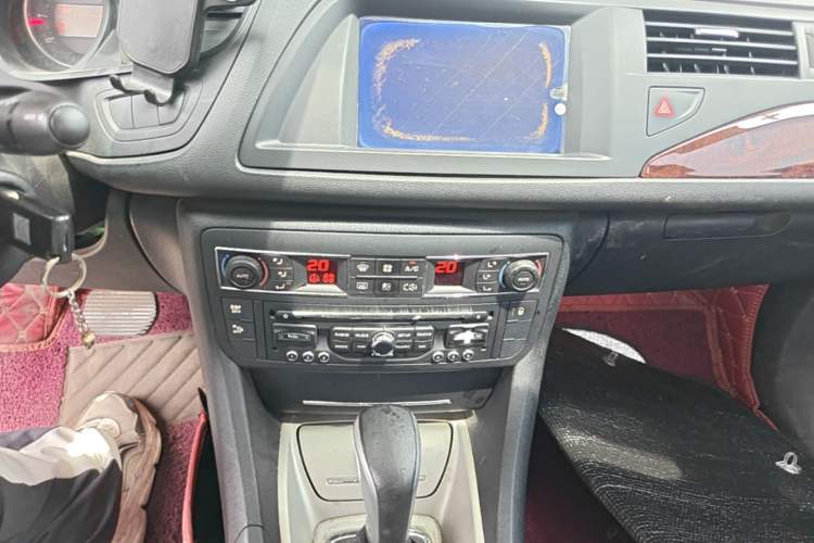 Used Citroen C5 2010 2.3L Automatic Luxury Edition Audio And AC Panel