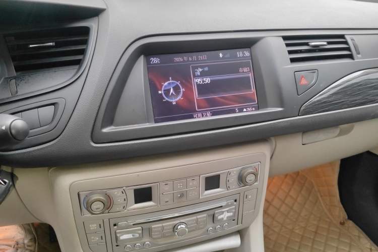 Used Citroen C5 2010 2.3L Automatic Luxury Edition Audio And AC Panel