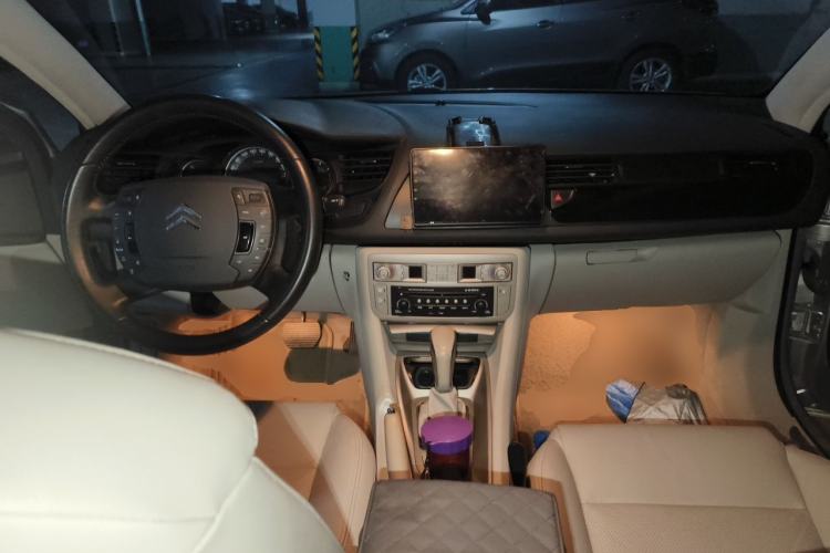 Used Citroen C5 2010 2.3L Automatic ZunYa Trim Center Console