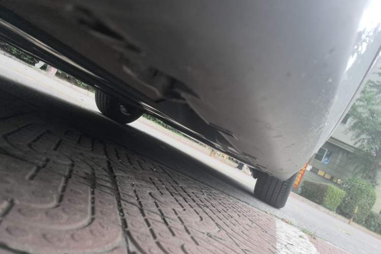 Used Citroen C5 2010 2.3L Automatic ZunYa Trim Chassis Front Left