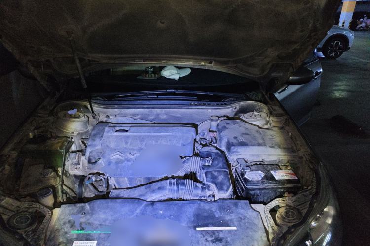 Used Citroen C5 2010 2.3L Automatic Luxury Edition Engine Bay