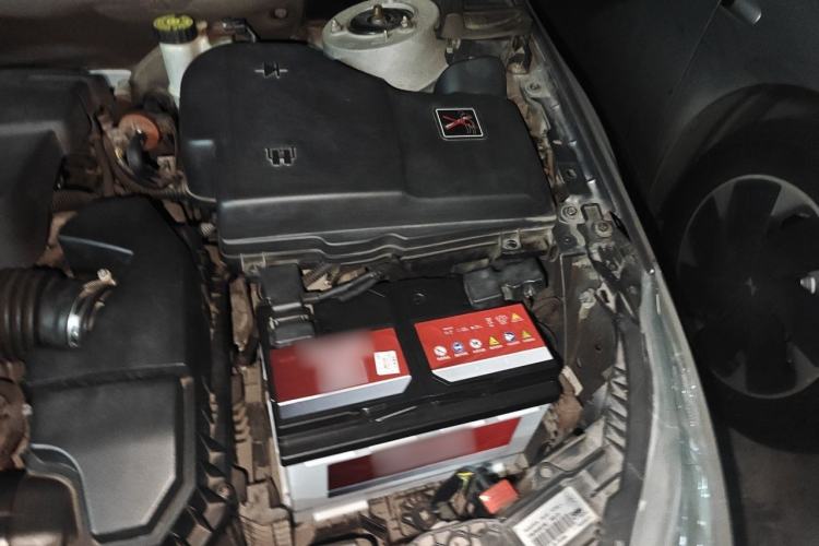 Used Citroen C5 2010 2.3L Automatic Luxury Edition Engine Bay Left