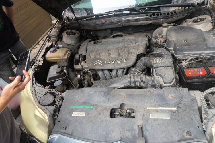 Used Citroen C5 2010 2.0L Automatic Comfort Edition Engine Bay Right