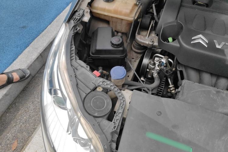 Used Citroen C5 2010 2.3L Automatic Luxury Edition Engine Bay Right