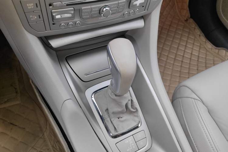 Used Citroen C5 2010 2.3L Automatic Luxury Edition Gear Lever