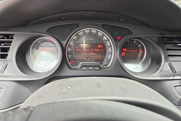 Used Citroen C5 2010 2.3L Automatic Luxury Edition Instrument Cluster