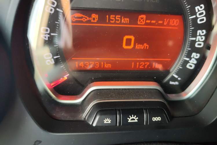Used Citroen C5 2010 2.3L Automatic ZunYa Trim Odometer Close Up