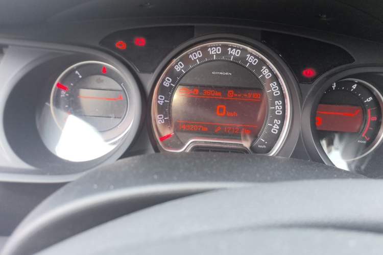 Used Citroen C5 2010 2.3L Automatic ZunYa Trim Odometer Close Up