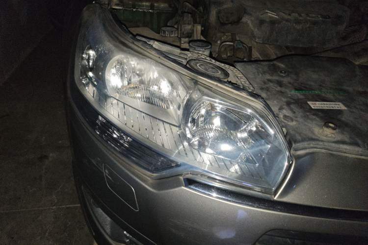 Used Citroen C5 2010 2.3L Automatic Luxury Edition Right Front Headlight