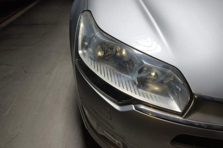 Used Citroen C5 2010 2.3L Automatic ZunYa Trim Right Front Headlight
