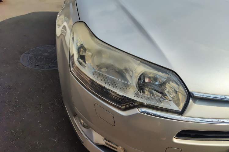 Used Citroen C5 2010 2.3L Automatic ZunYa Trim Right Front Headlight
